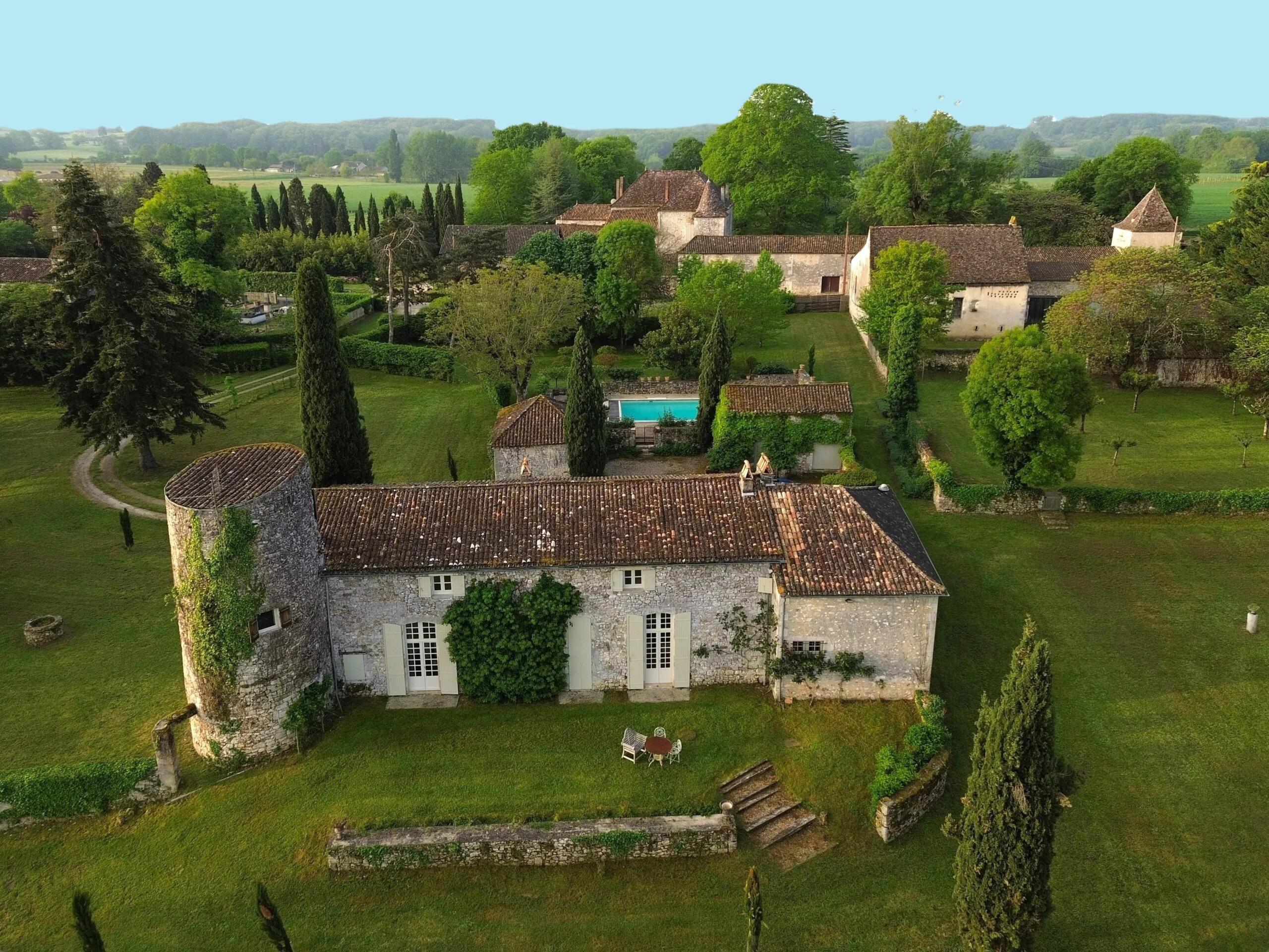 Historic estate with pool, orchard and countryside views, Aquitaine – France – BVI85399