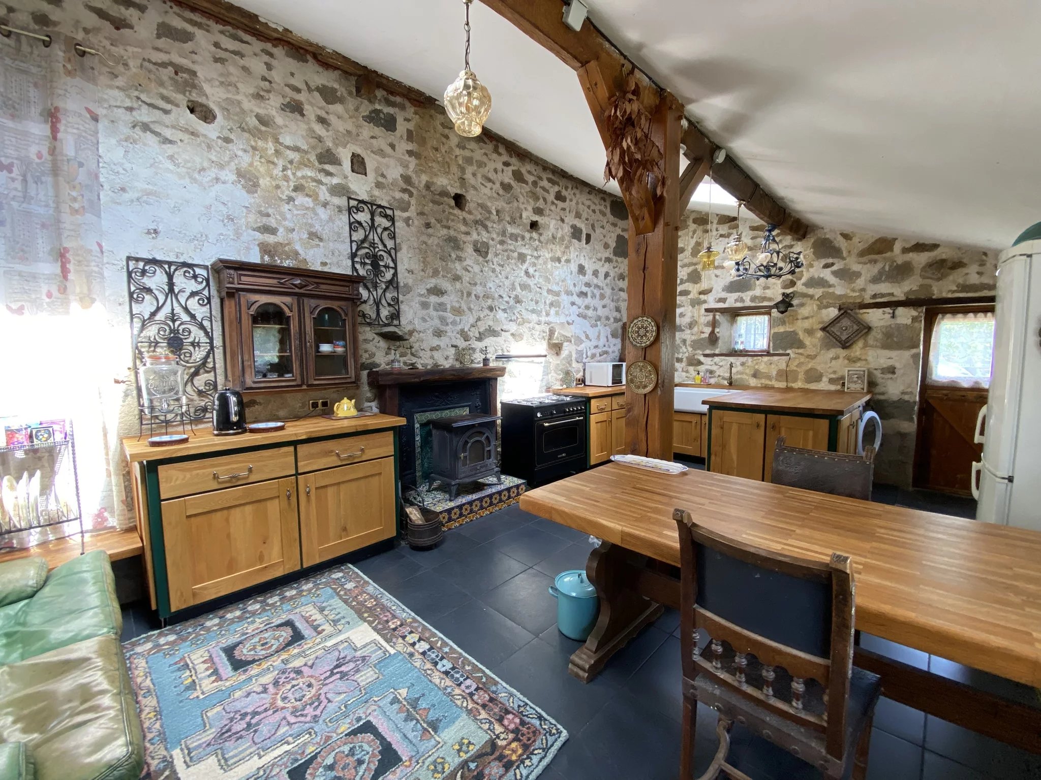 Beautifully renovated barn with character and exceptional living space, Limousin – France – BVI83988