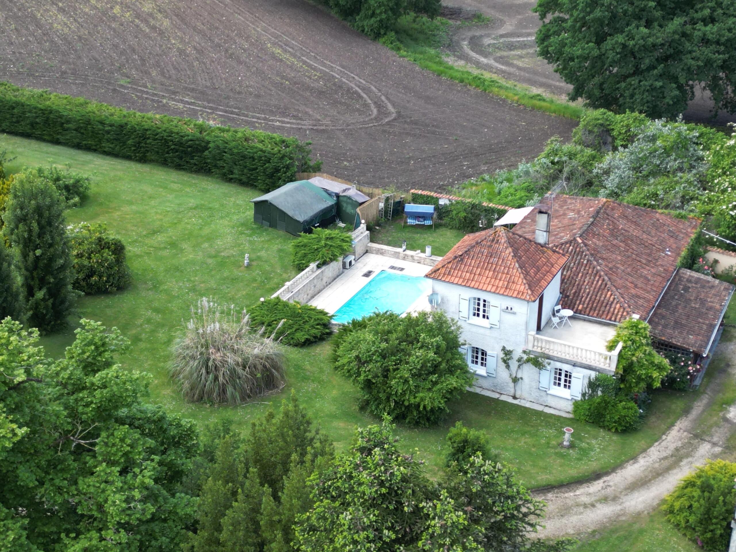 Charming House with Private Pool & Stunning Gardens, Poitou-Charentes – France – BVI85481