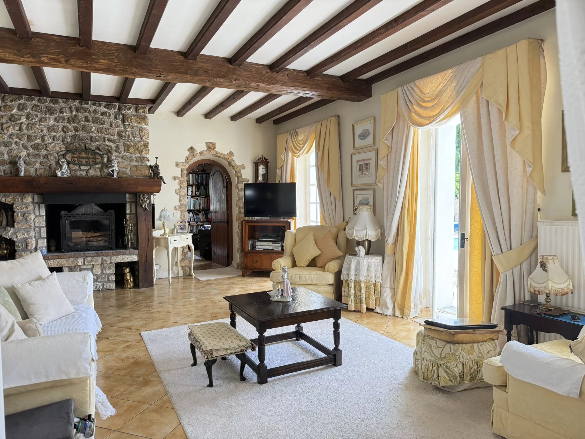 Charming House with Private Pool & Stunning Gardens, Poitou-Charentes – France – BVI85481