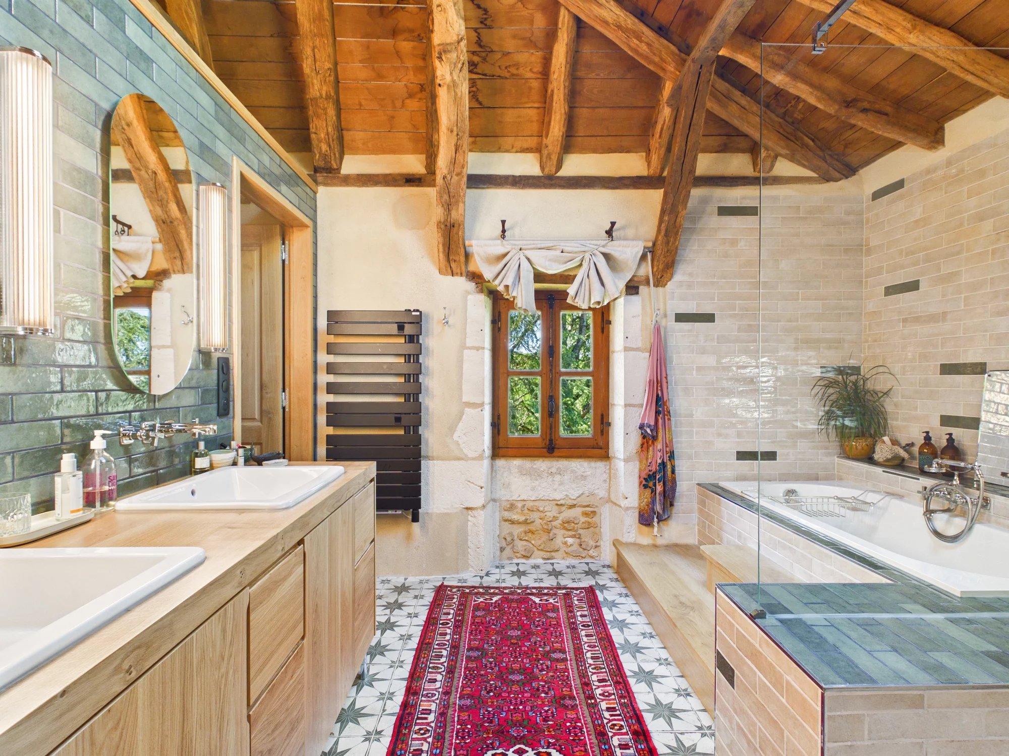 Lovely Stone Farmhouse with a Pool in a Countryside Setting, Aquitaine – France – BVI85264