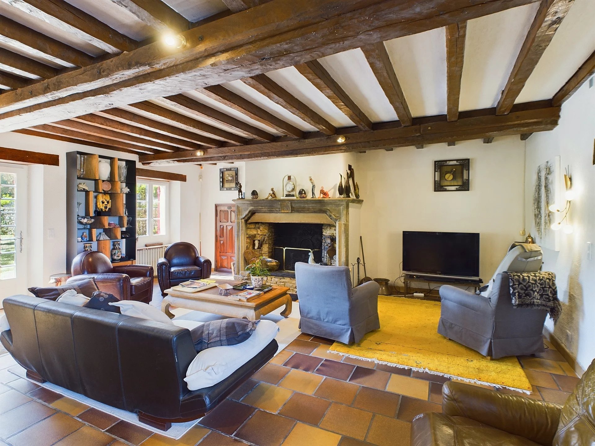 Beautifully Renovated 6-Bedroom Stone Manor House with 2 Guest Houses and pool in the Périgord, Aquitaine – France – BVI75562