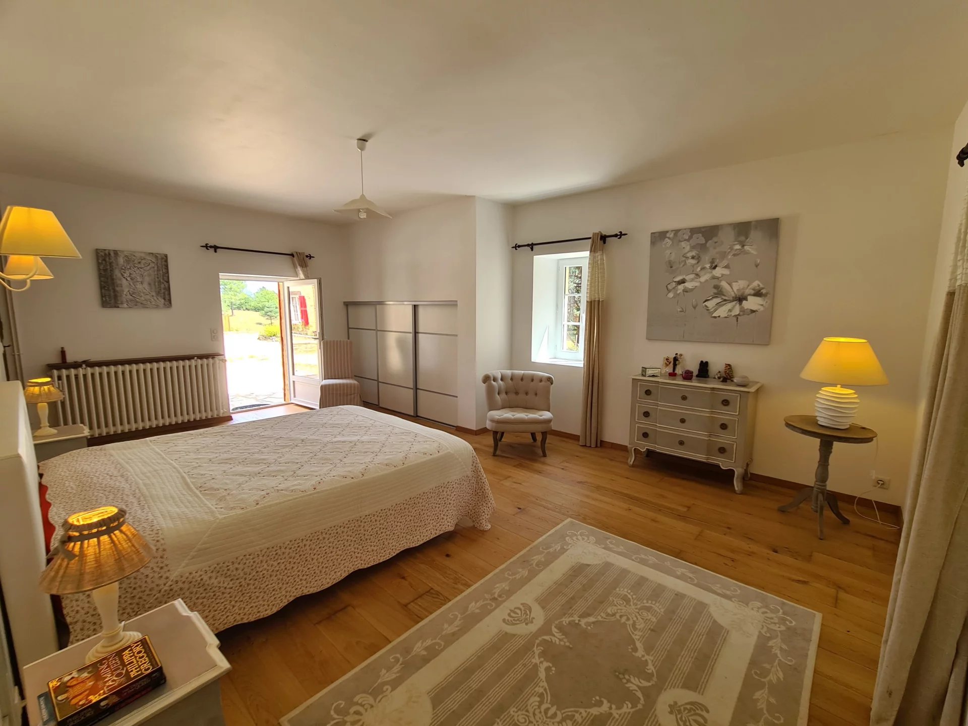 Beautifully Renovated 6-Bedroom Stone Manor House with 2 Guest Houses and pool in the Périgord, Aquitaine – France – BVI75562