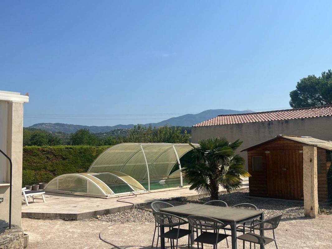 5 bedroom maison situee en campagne in Modene, Vaucluse, France