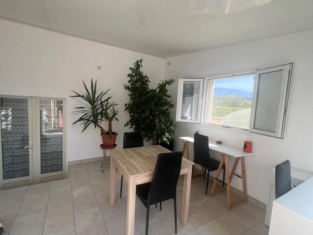 5 bedroom maison situee en campagne in Modene, Vaucluse, France