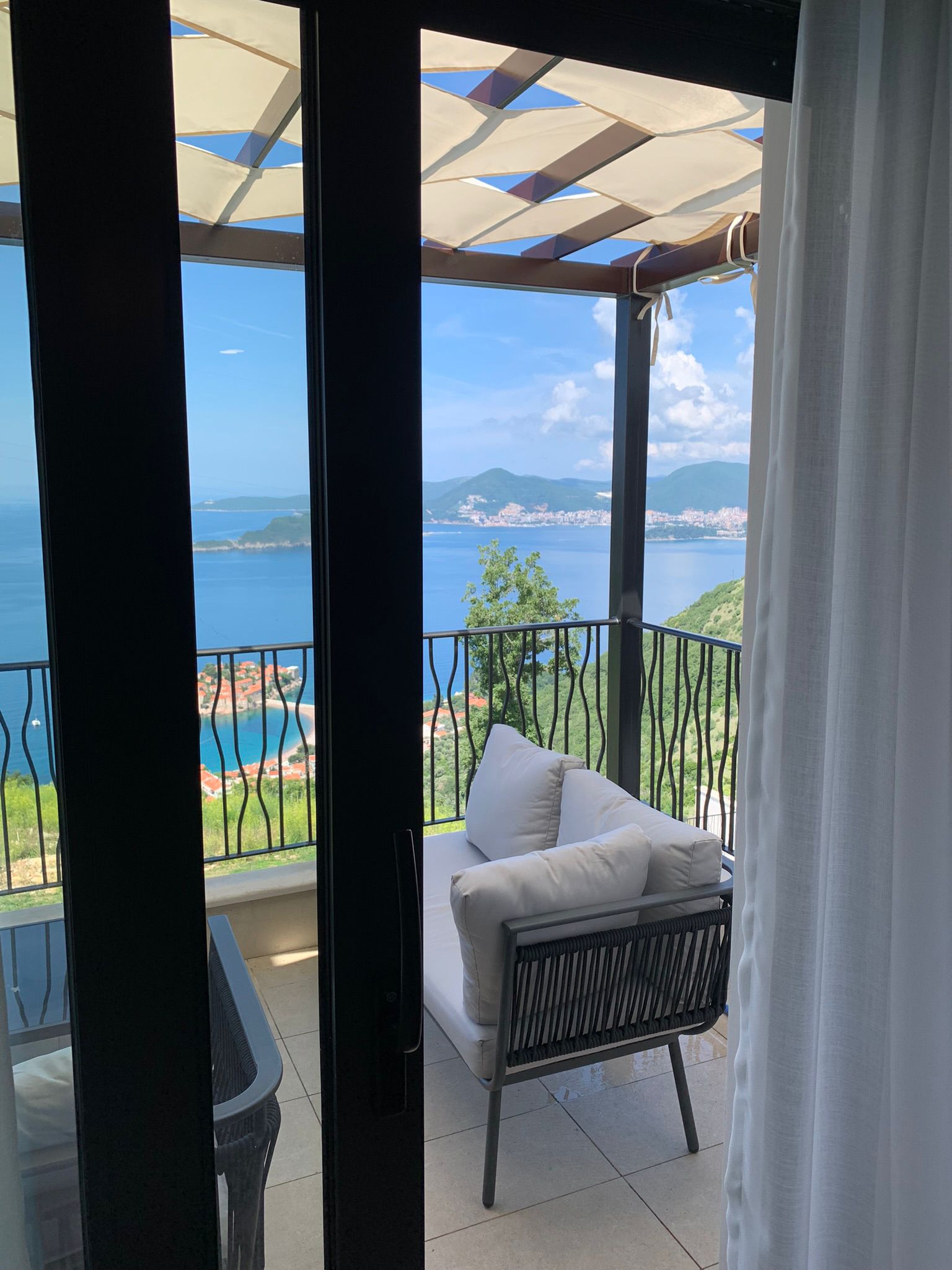 For sale: a one-bedroom apartment that represents the perfect combination of comfort, style, and an exclusive location.