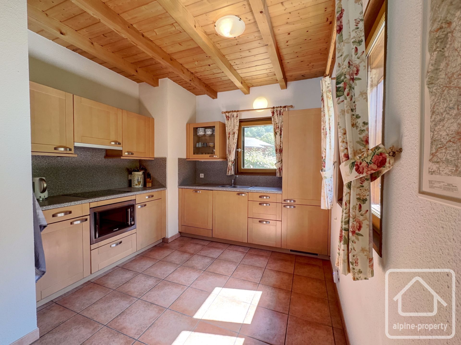 Immaculate Chalet With Swimming Pool With Sensational Views And Sunshine. – DELICE