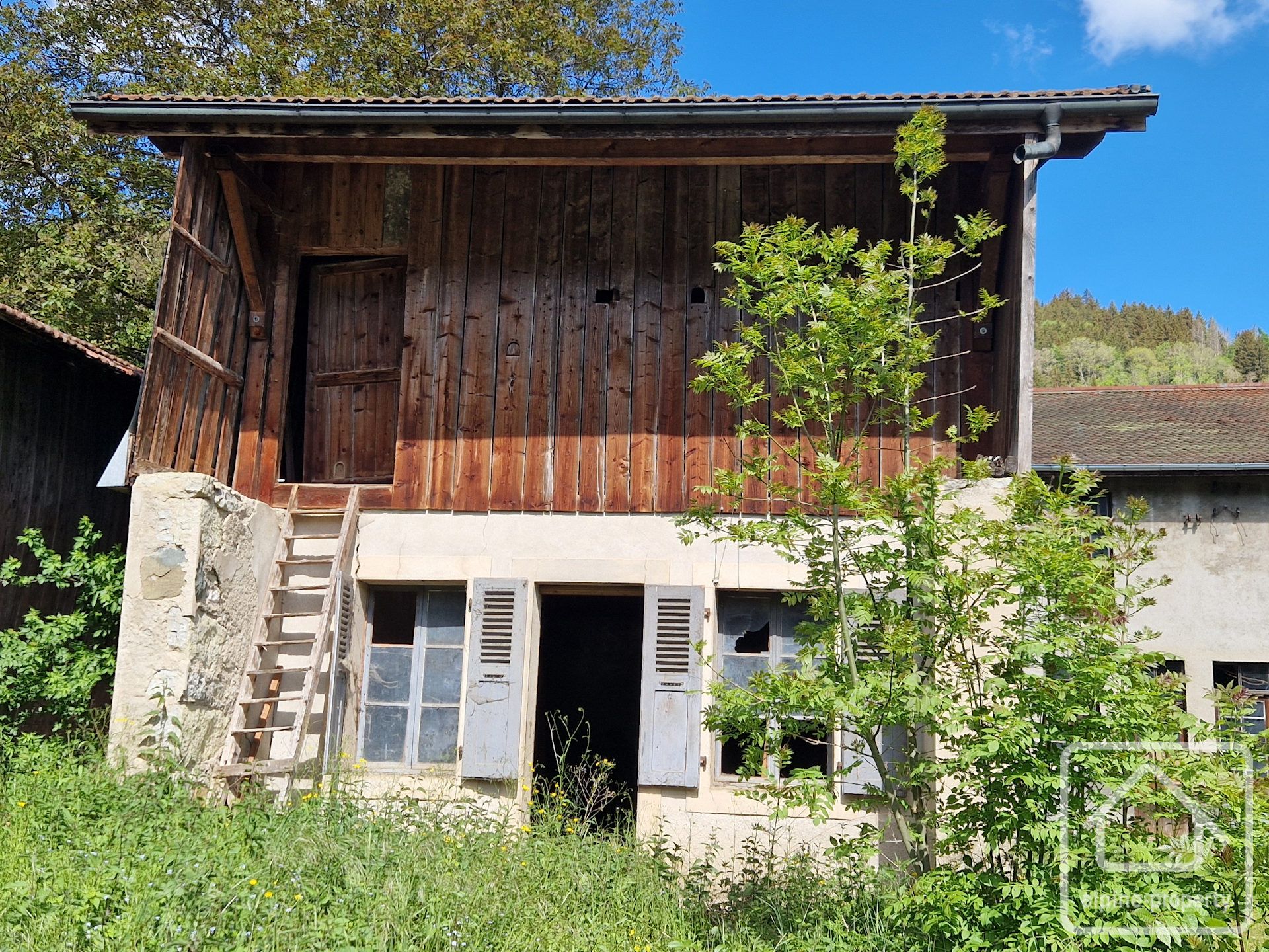 Charming Two-storey Former Workshop With Existing Planning Permission. An Exciting Opportunity To Create A Unique Mountain Retreat. – SCIAUX