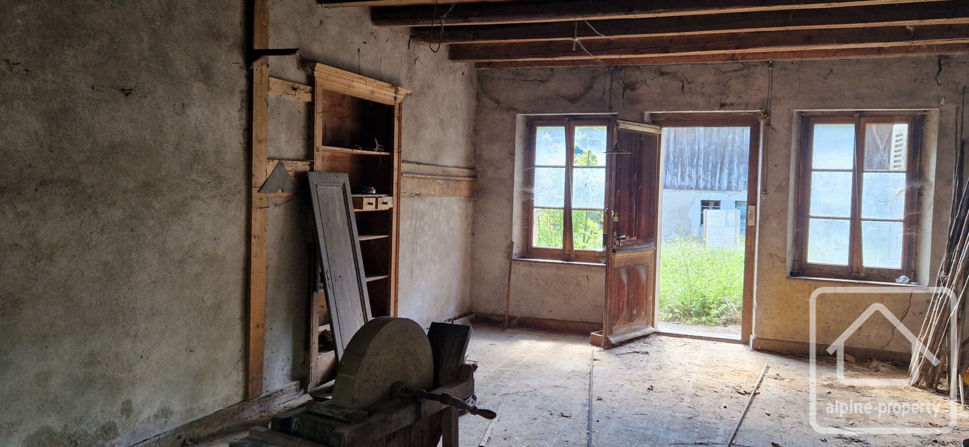 Charming Two-storey Former Workshop With Existing Planning Permission. An Exciting Opportunity To Create A Unique Mountain Retreat. – SCIAUX