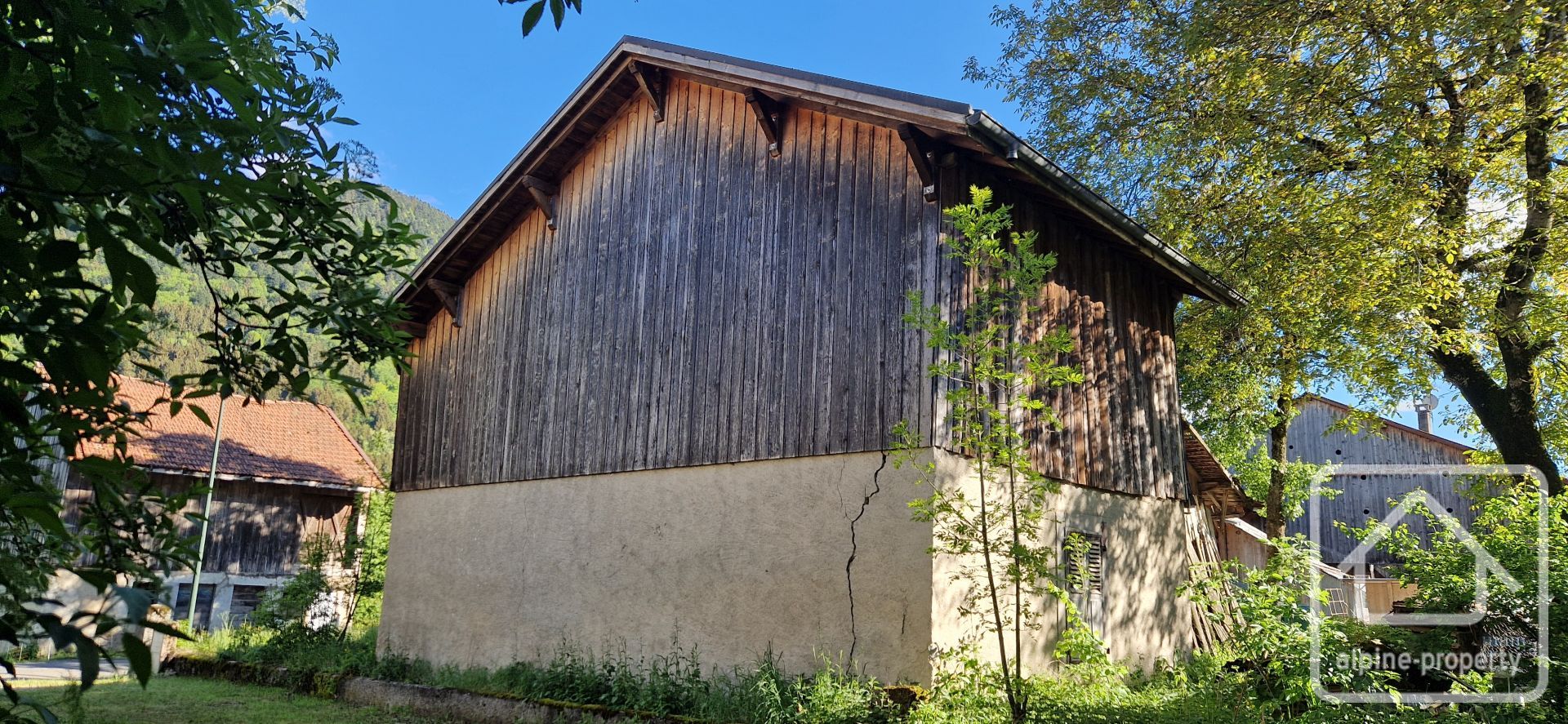 Charming Two-storey Former Workshop With Existing Planning Permission. An Exciting Opportunity To Create A Unique Mountain Retreat. – SCIAUX