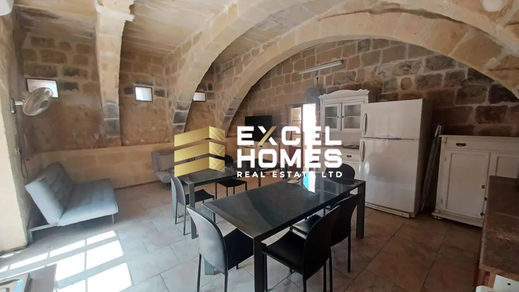 4 bedroom Farmhouse in San Lawrenz, Malta – 68361