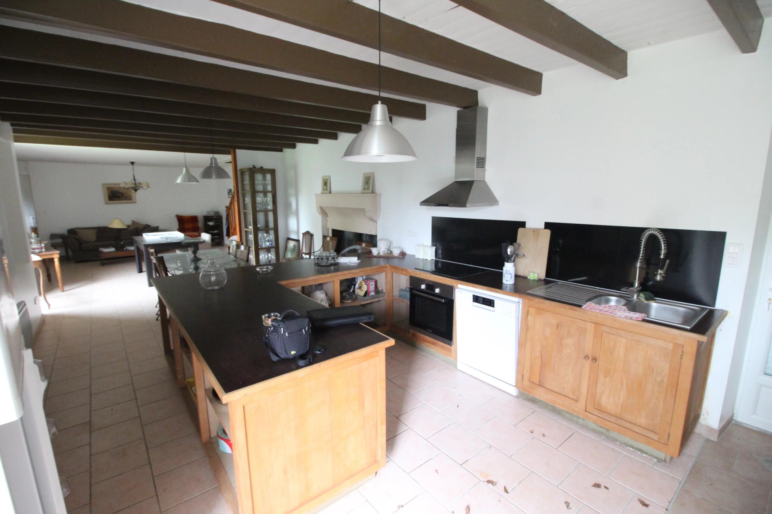 Three bedroom detached property with 2 hectares, Poitou-Charentes – France – BVI85081