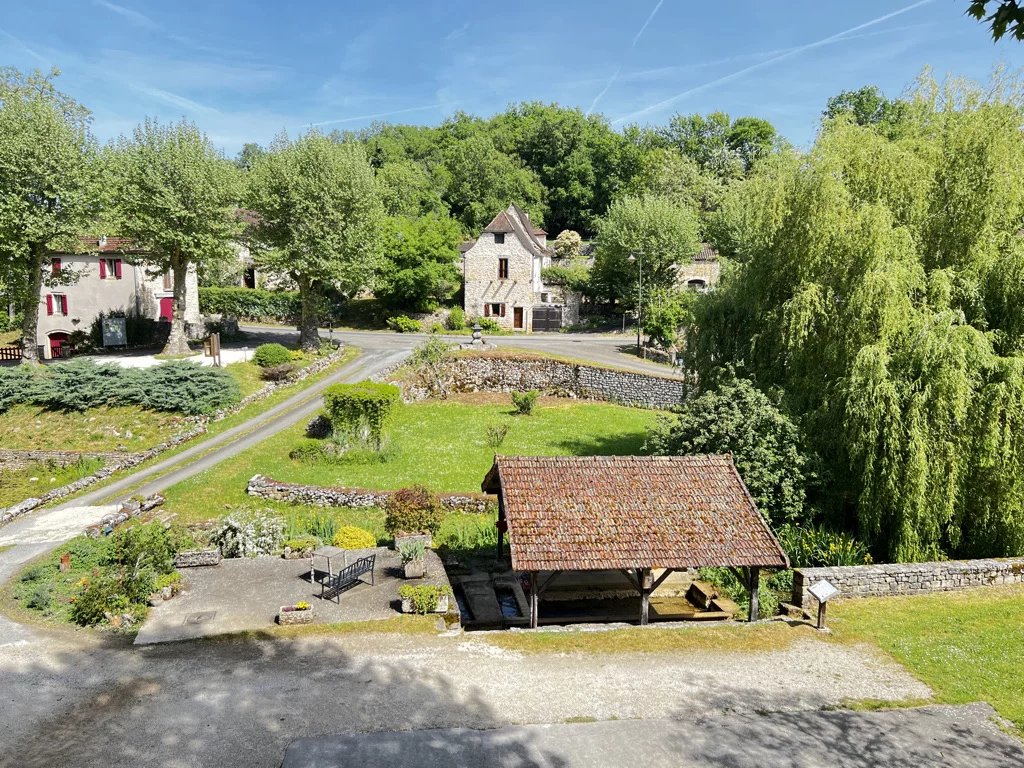 Delightful, 2 bedroomed, semi-detached property in a charming village, 30 minutes from Cahors, Midi-Pyrénées – France – BVI83853
