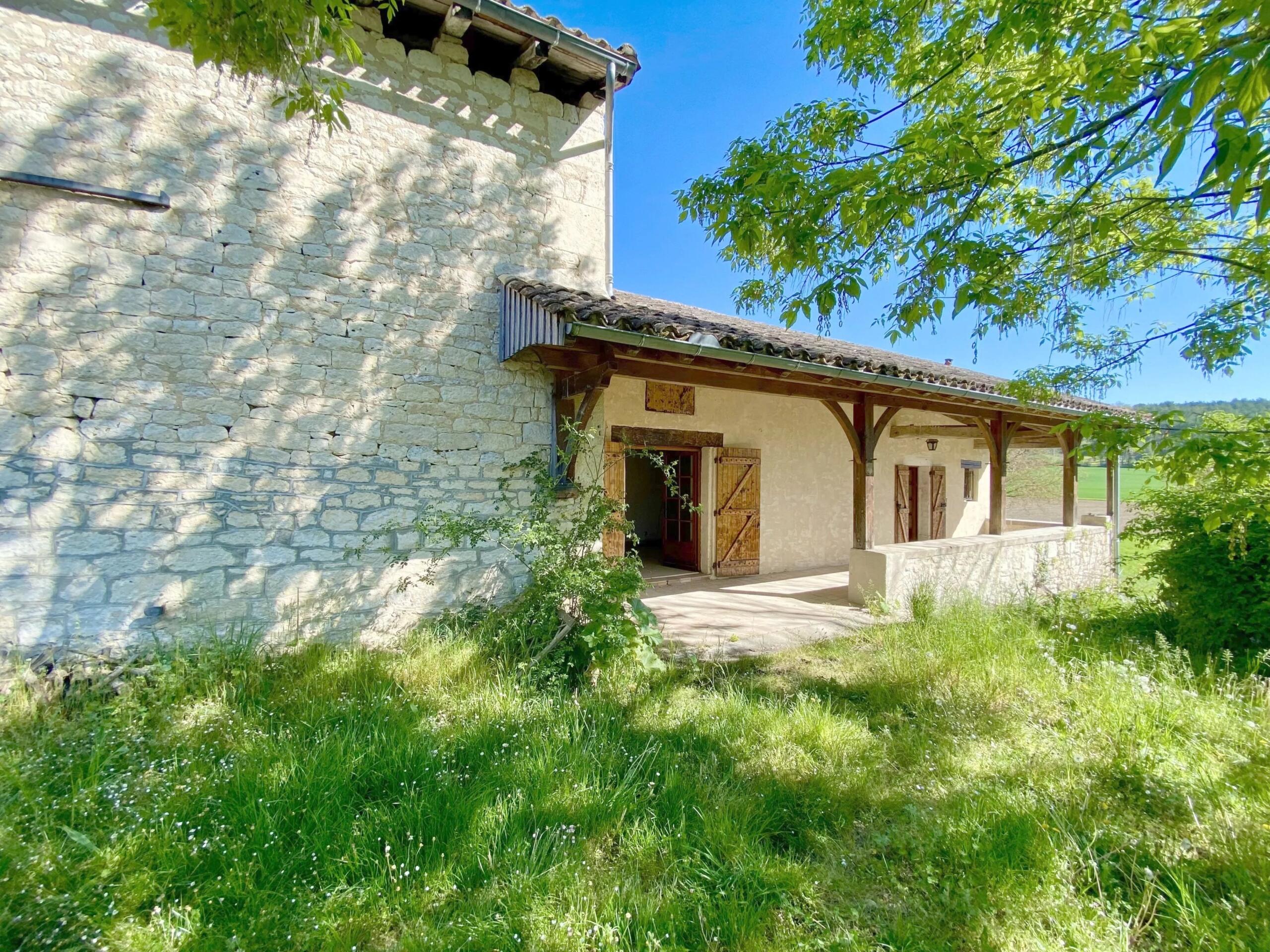 Character stone house with adjoining barn, Aquitaine – France – BVI85196
