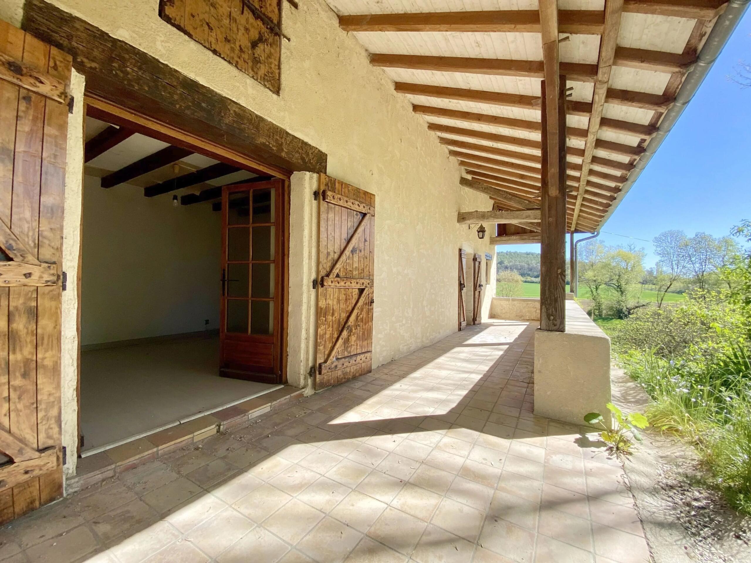 Character stone house with adjoining barn, Aquitaine – France – BVI85196