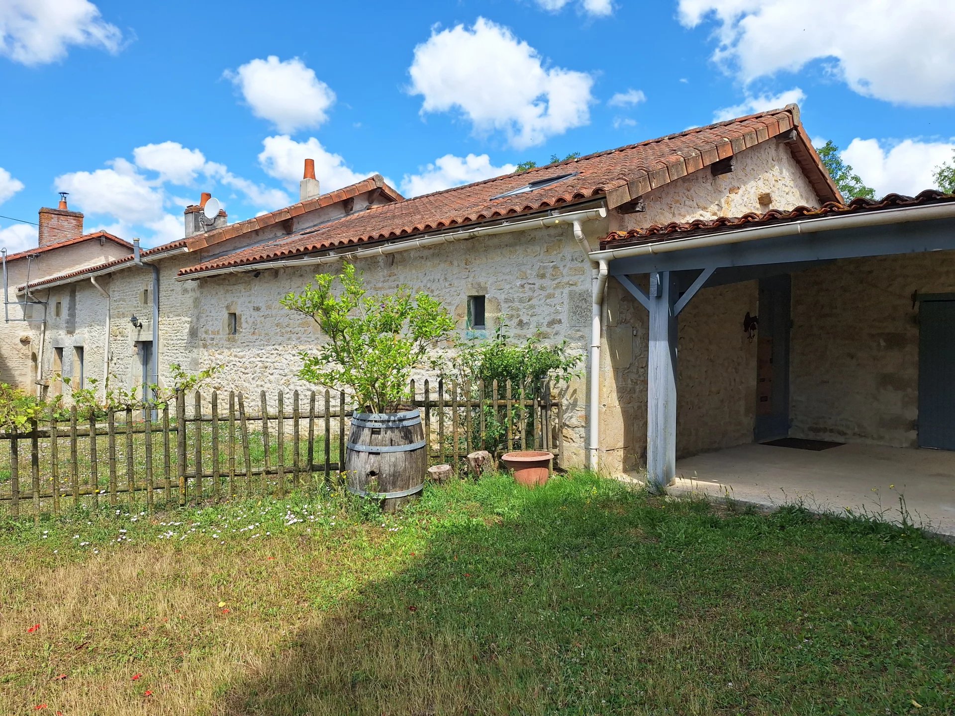 Renovated stone house with 1.5 hectares land, Poitou-Charentes – France – BVI80026