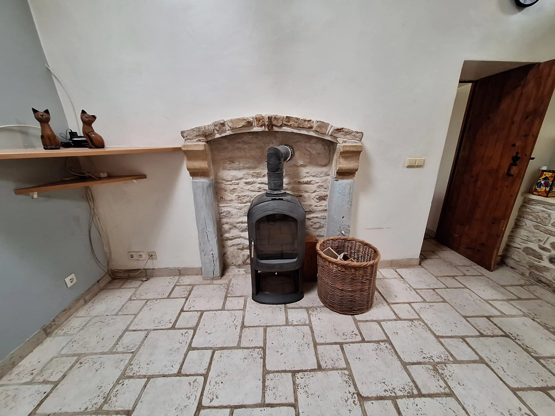 Renovated stone house with 1.5 hectares land, Poitou-Charentes – France – BVI80026