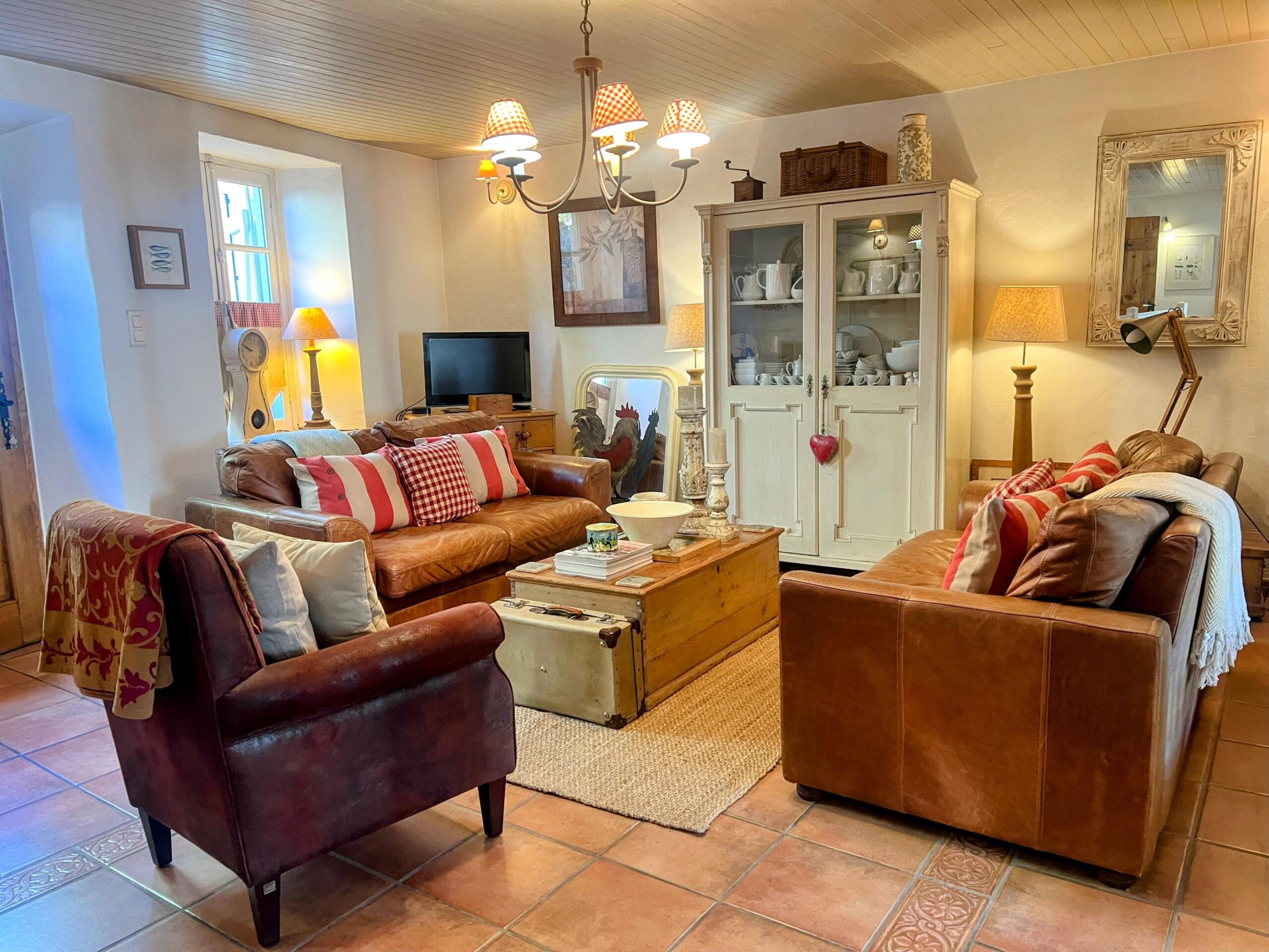 Rustic Living with Modern Luxury, Languedoc-Roussillon – France – BVI85353
