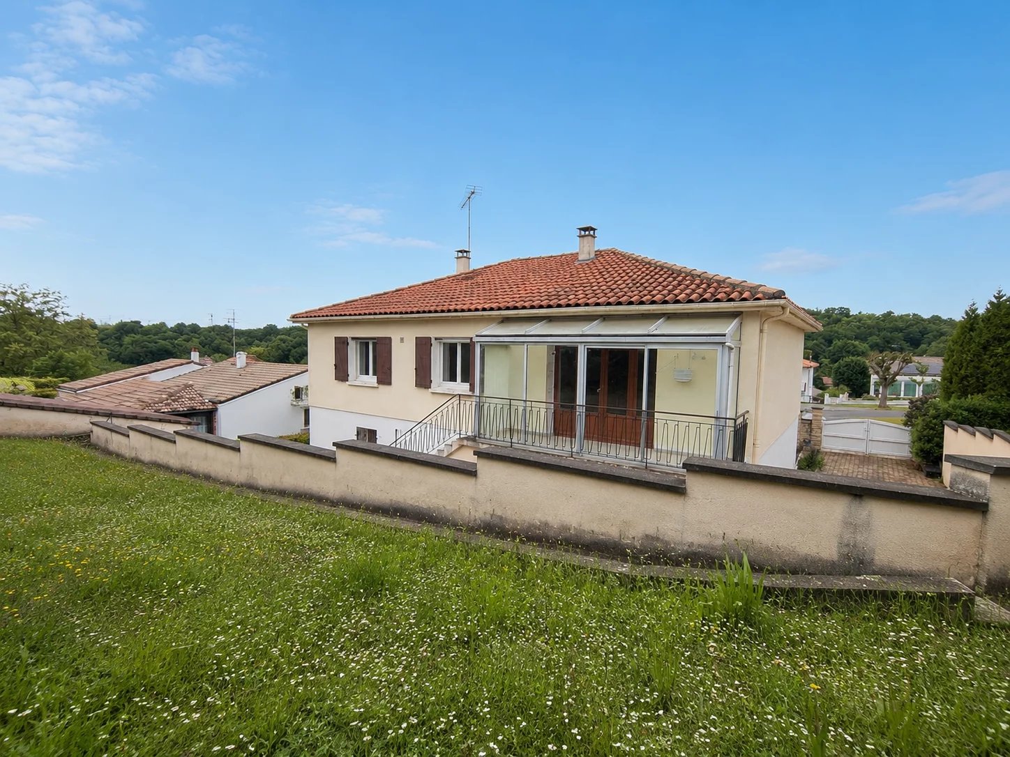 Spacious Townhouse with Garden, Balcony and Large Garage – Central Ruffec, Poitou-Charentes – France – BVI85652