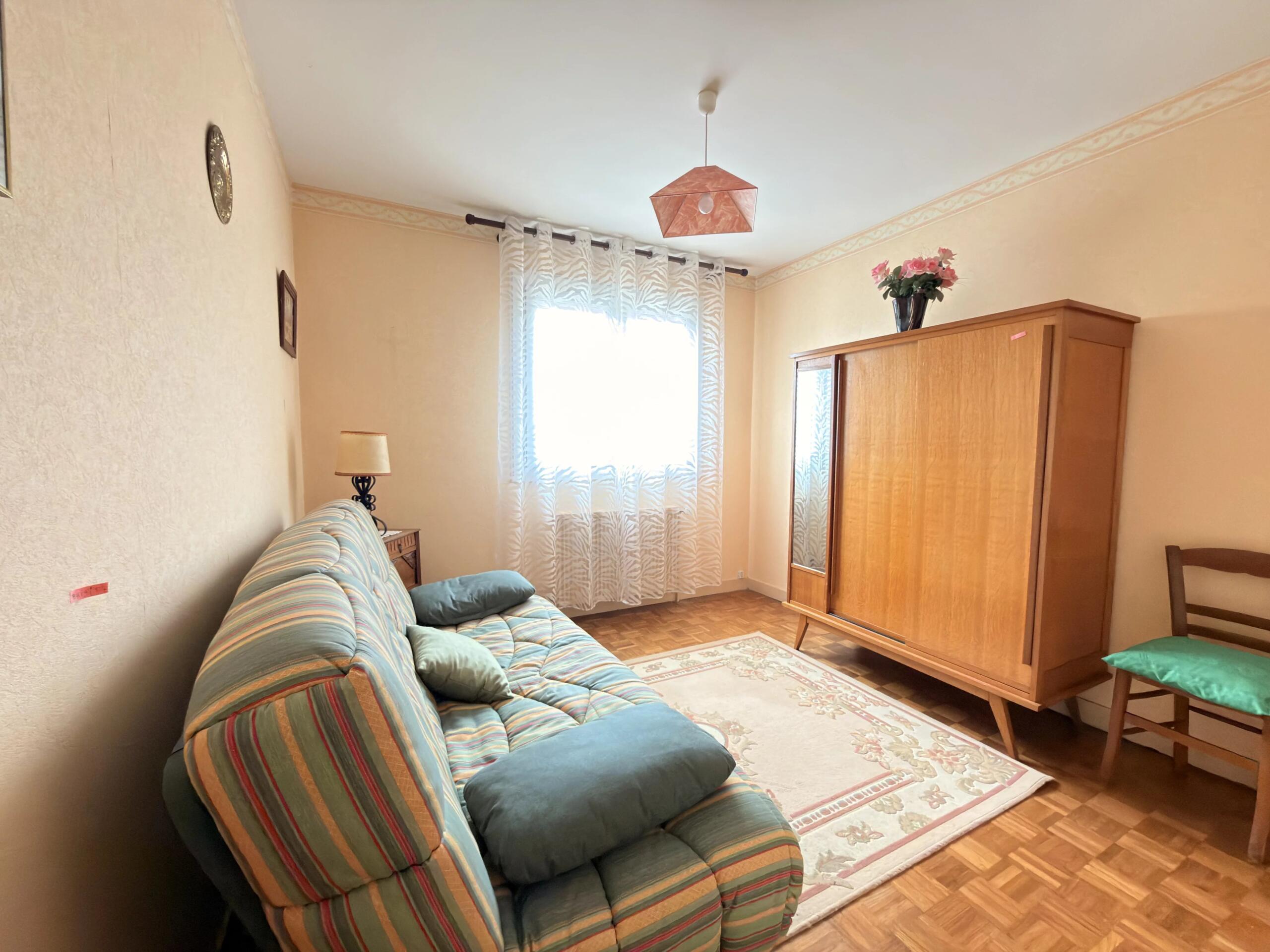 Spacious Townhouse with Garden, Balcony and Large Garage – Central Ruffec, Poitou-Charentes – France – BVI85652