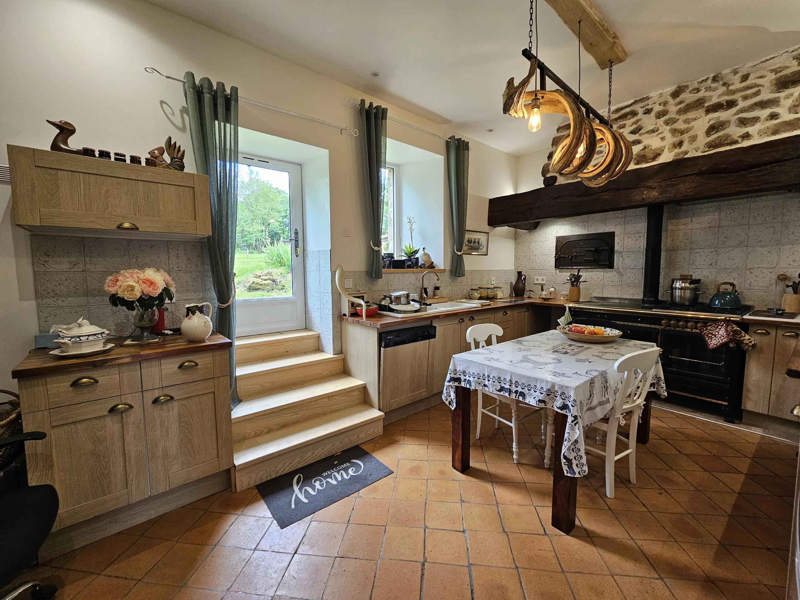 Luxury Home with Equestrian Facilities, Poitou-Charentes – France – BVI85272