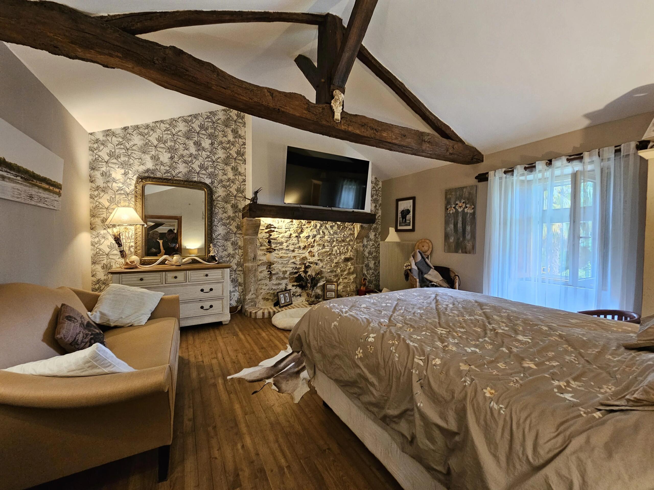 Luxury Home with Equestrian Facilities, Poitou-Charentes – France – BVI85272