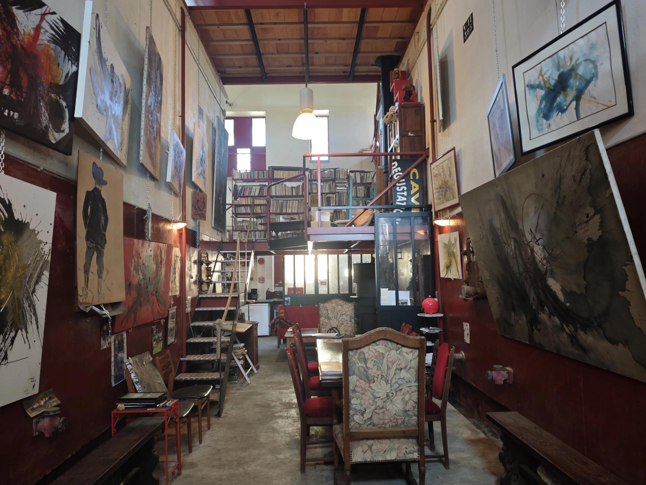 A former wine cooperative building converted into an artist’s studio with living space, Languedoc-Roussillon – France – BVI84732