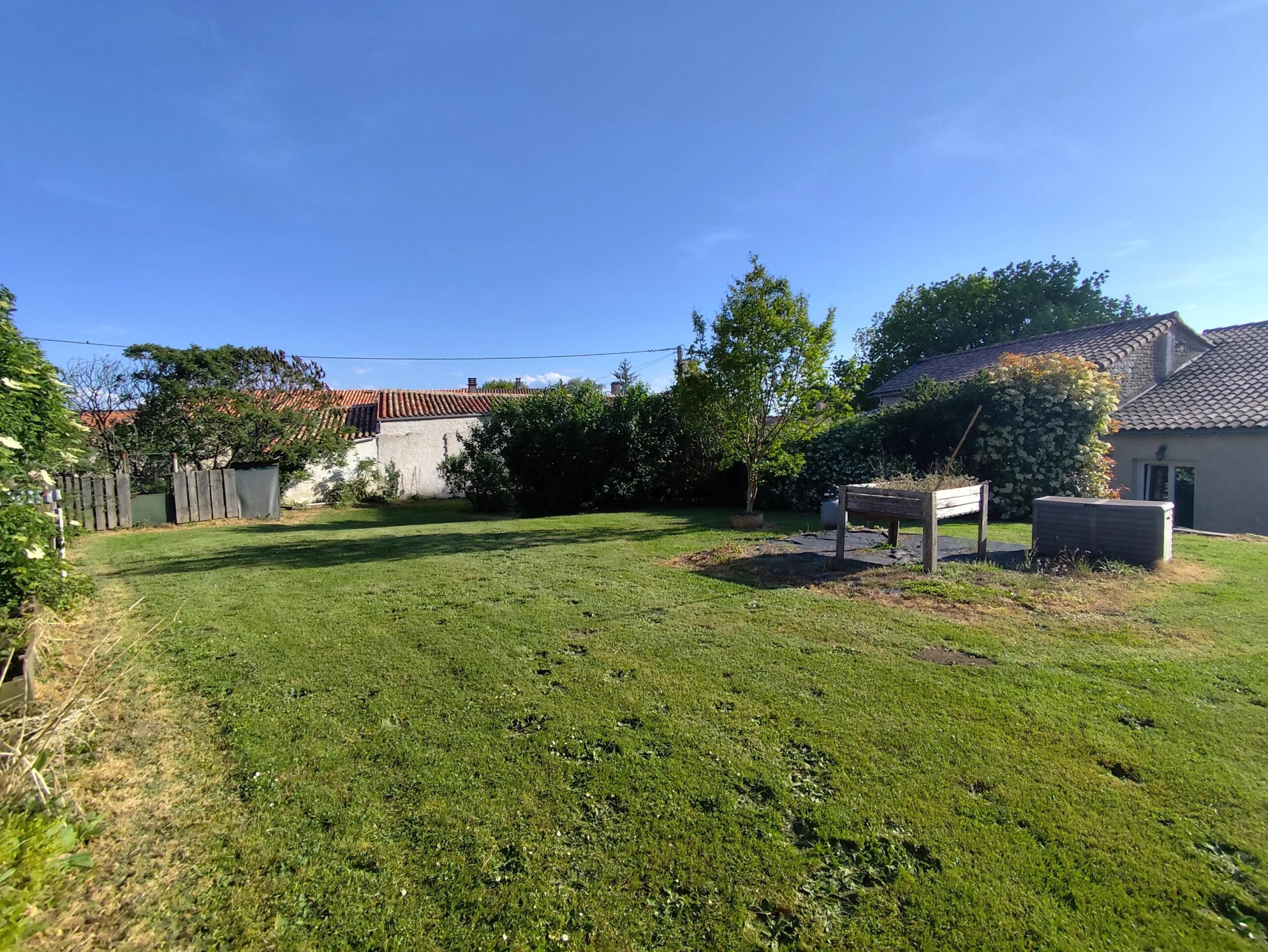 Great Potential: 2-Bedroom Village Home to Renovate with Large Garden and Garage, Poitou-Charentes – France – BVI83950