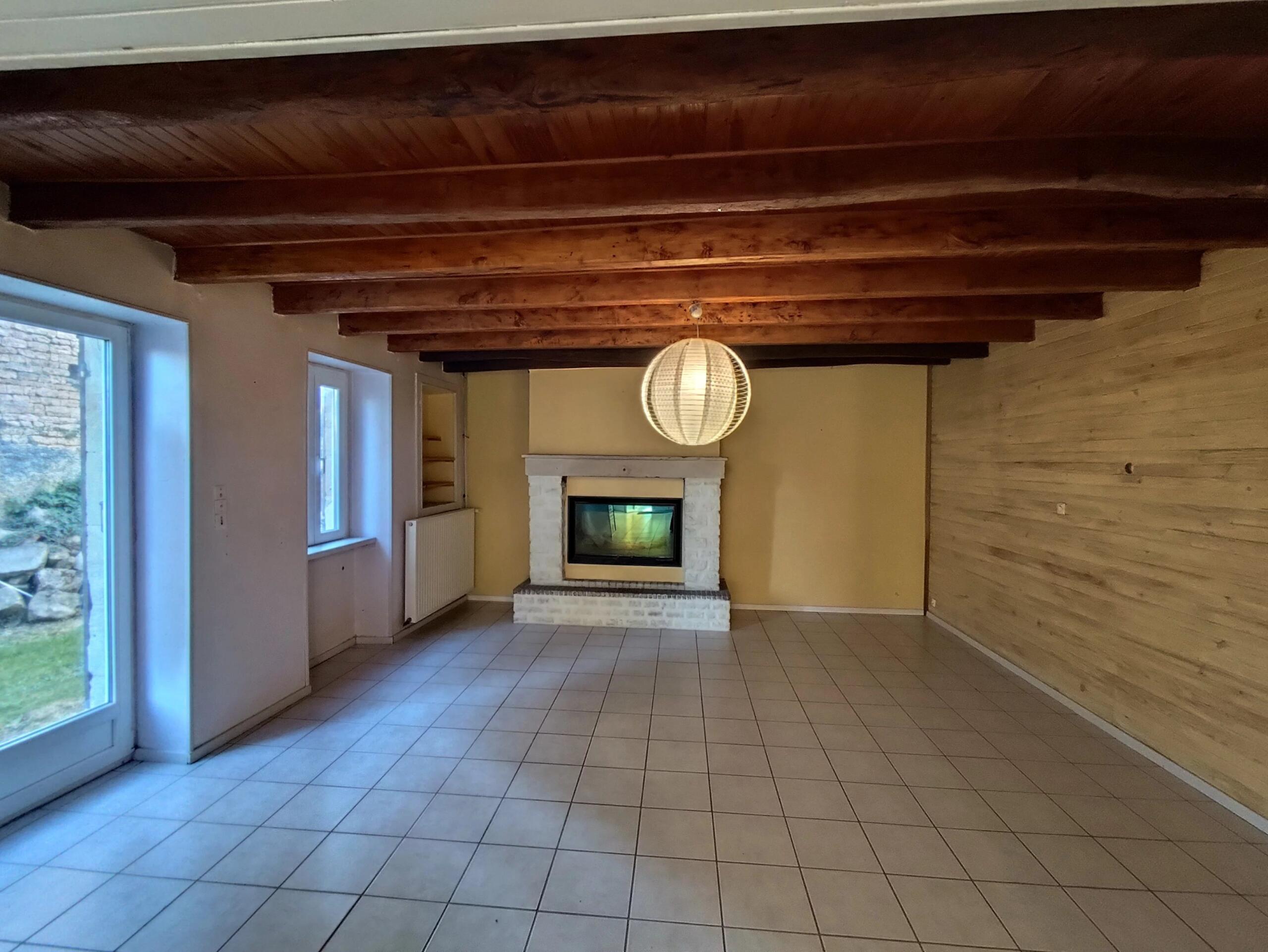 Great Potential: 2-Bedroom Village Home to Renovate with Large Garden and Garage, Poitou-Charentes – France – BVI83950