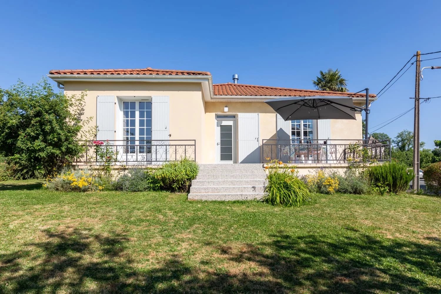 Beautiful Bright Single-Storey House – 3 Bedrooms, Enclosed Garden – Eymet, Aquitaine – France – BVI83428