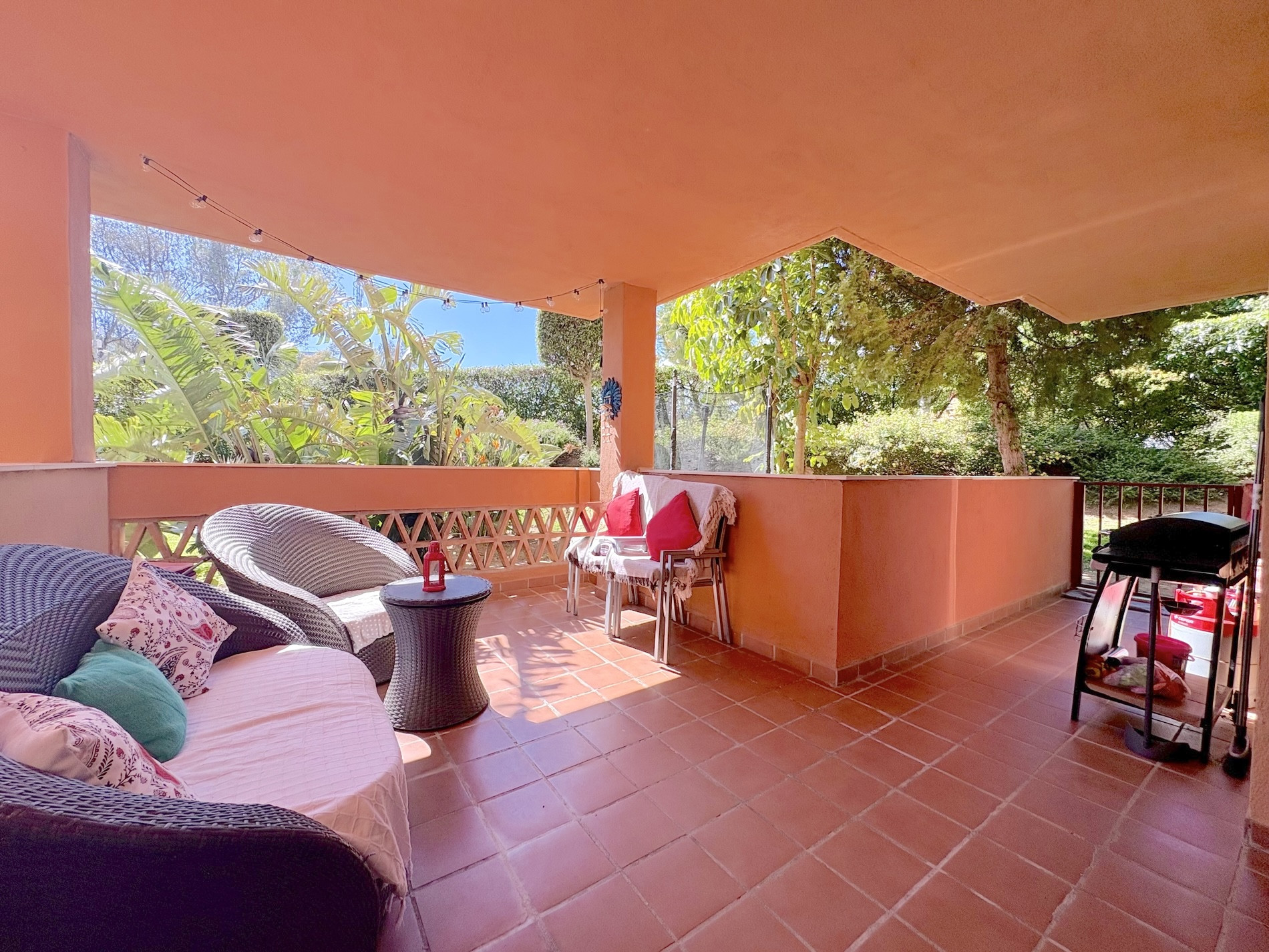 2 bedroom Ground Floor Apartment in Marbella, Malaga, Spain – 428-05460P