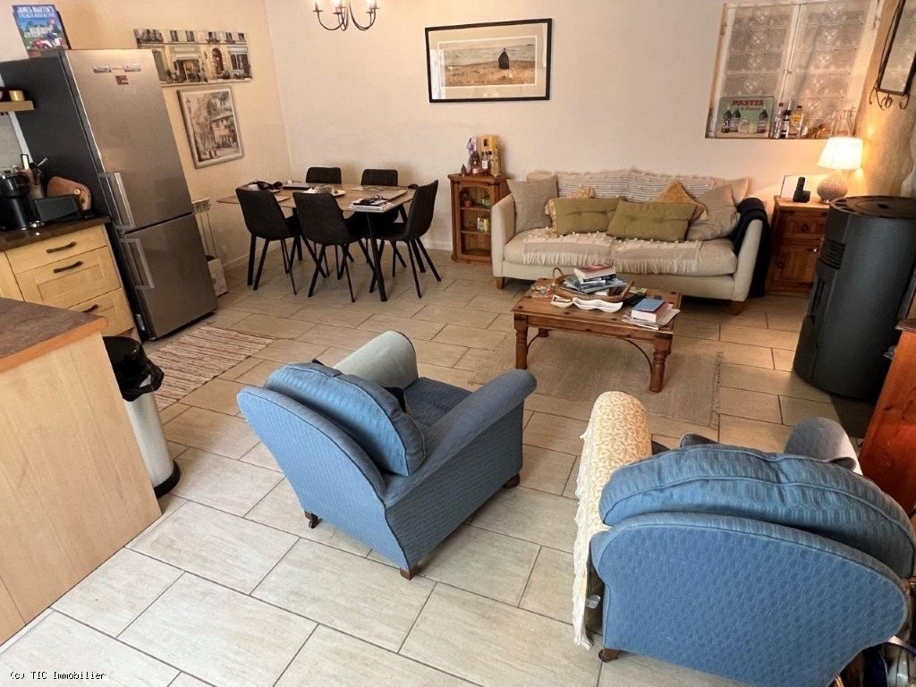 2 bedroom House in Verteuil-Sur-Charente, France – r7489