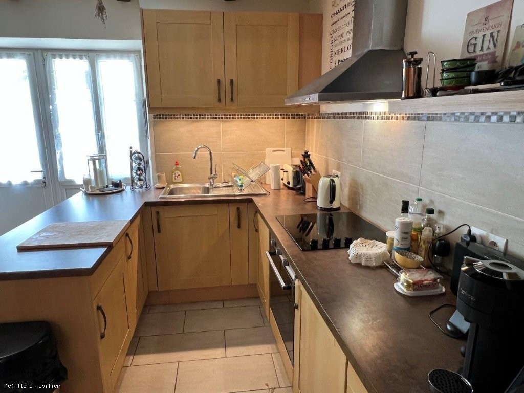 2 bedroom House in Verteuil-Sur-Charente, France – r7489