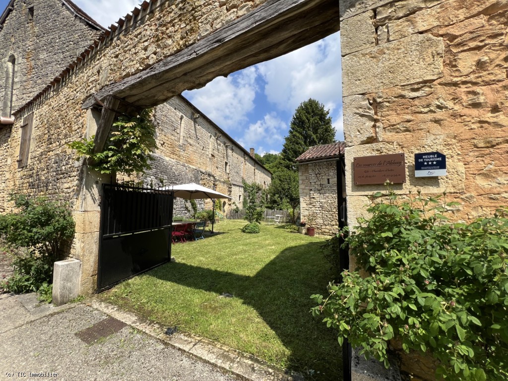 5 bedroom House in Nanteuil-En-Vallee, Nanteuil-En-Vallée, France – r7488
