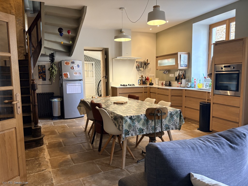 5 bedroom House in Nanteuil-En-Vallee, Nanteuil-En-Vallée, France – r7488