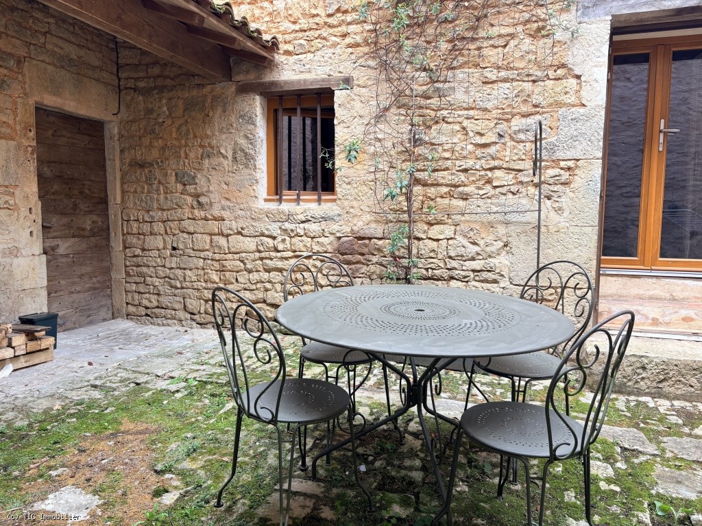 5 bedroom House in Nanteuil-En-Vallee, Nanteuil-En-Vallée, France – r7488