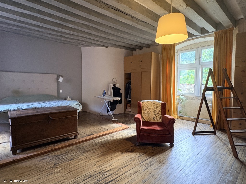 5 bedroom House in Nanteuil-En-Vallee, Nanteuil-En-Vallée, France – r7488