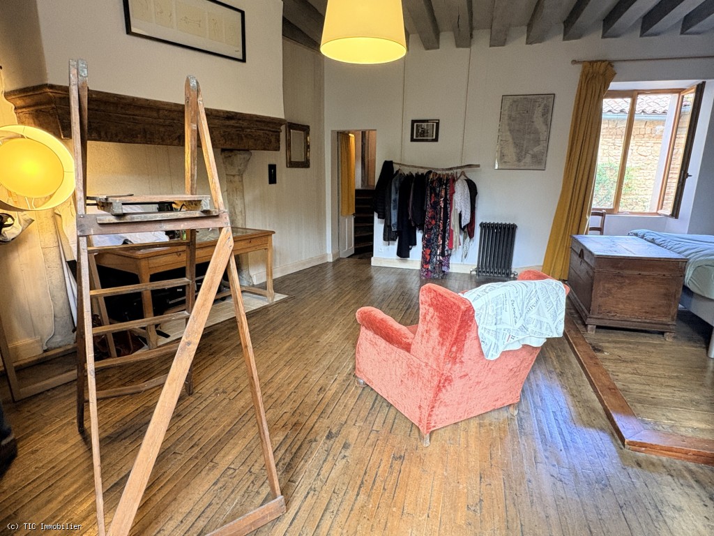 5 bedroom House in Nanteuil-En-Vallee, Nanteuil-En-Vallée, France – r7488