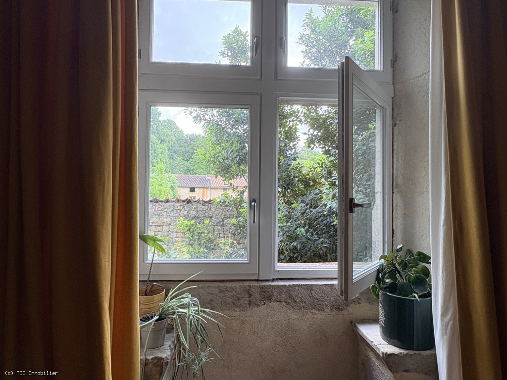 5 bedroom House in Nanteuil-En-Vallee, Nanteuil-En-Vallée, France – r7488