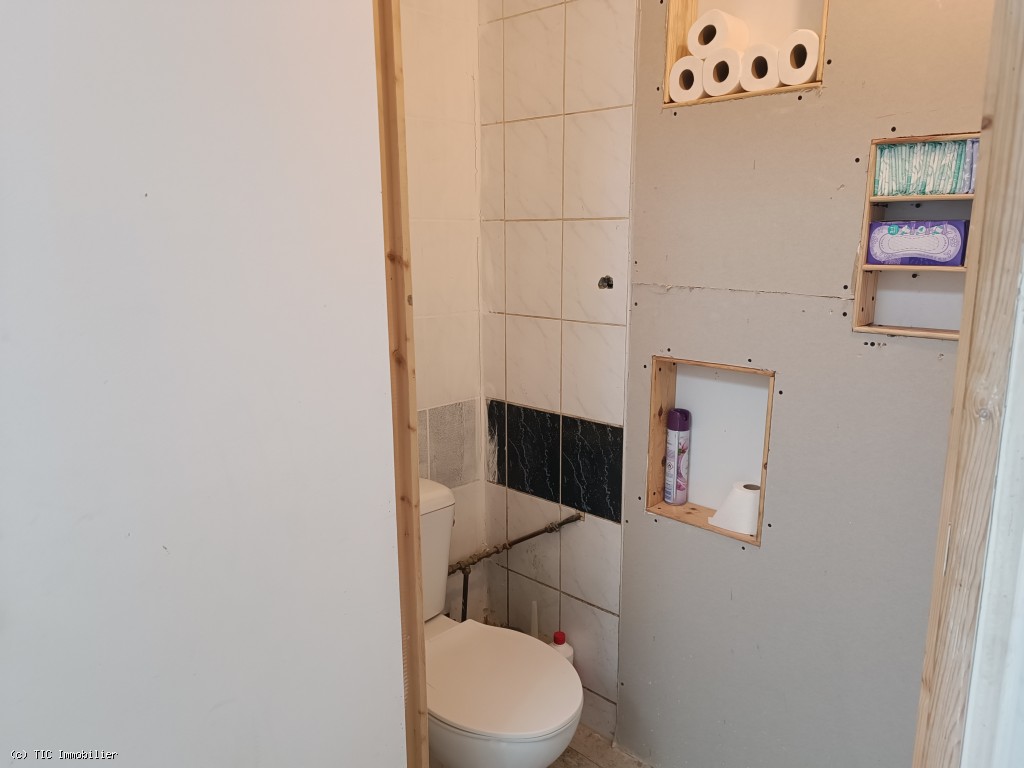 2 bedroom House in Ruffec, France – r7485