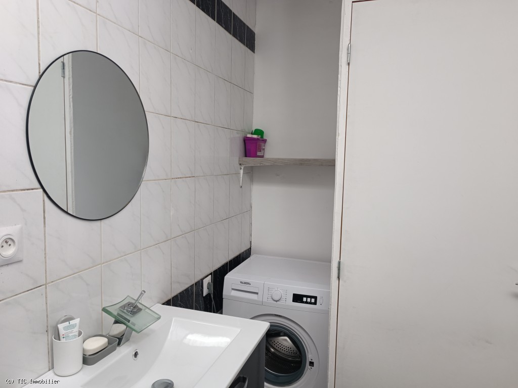 2 bedroom House in Ruffec, France – r7485