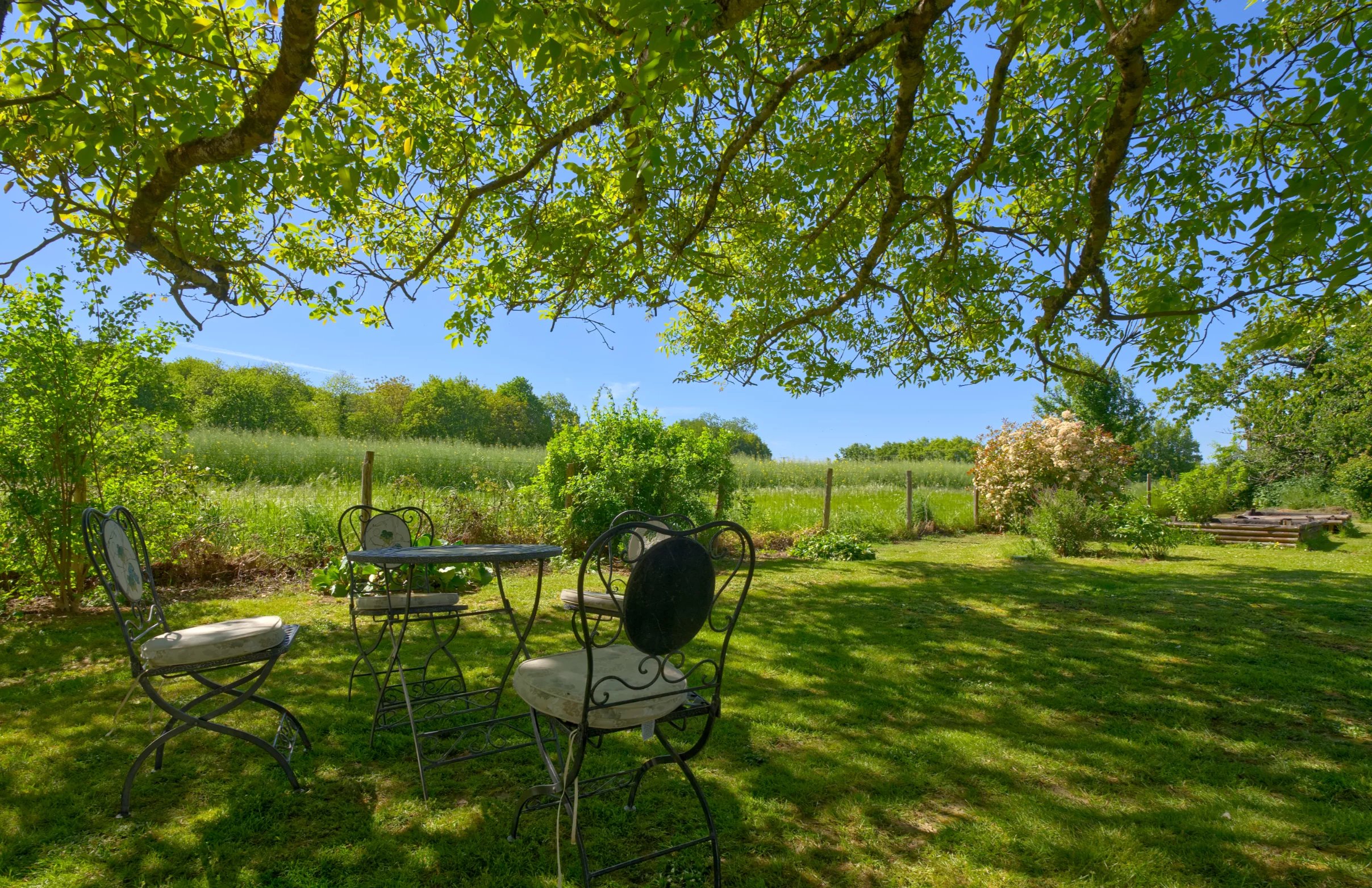 Charming 3-bed country property in a quiet location, Poitou-Charentes – France – BVI85487