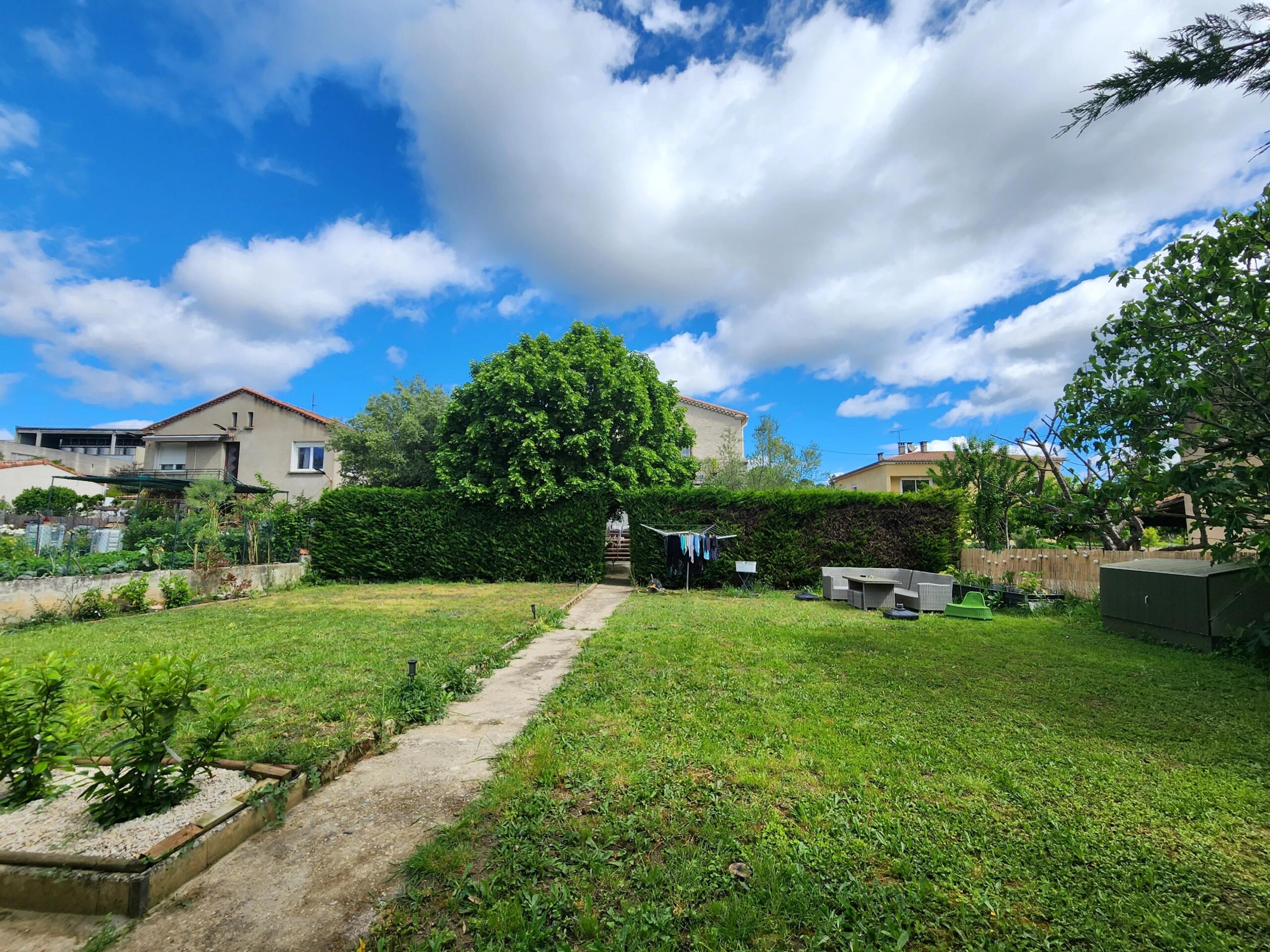LIMOUX- Substantial Detached Family Home with Gardens, Garage & Walkable Town Location, Languedoc-Roussillon – France – BVI85627