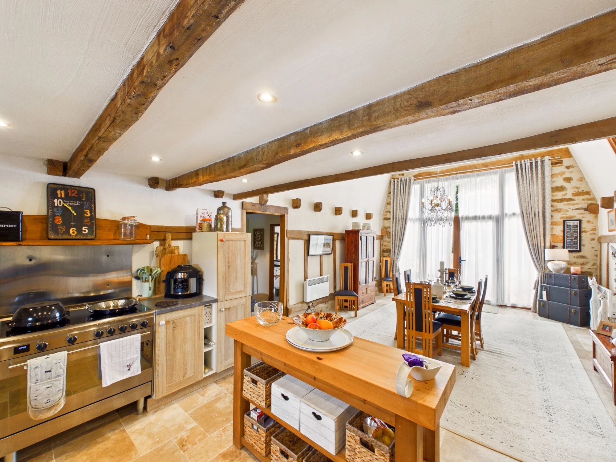 La belle vie awaits! Immaculately presented barn conversion with second house and swimming pool, Limousin – France – BVI85314