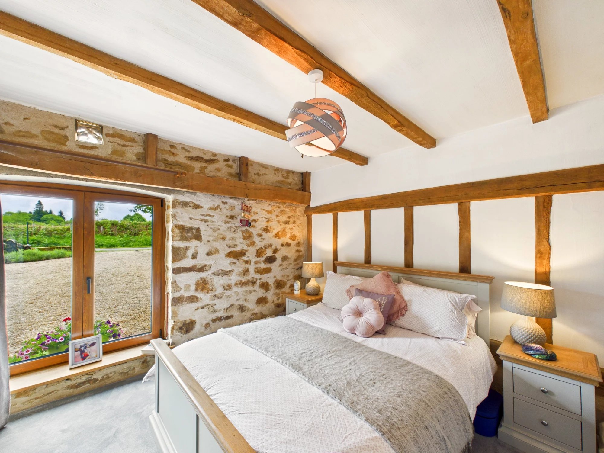 La belle vie awaits! Immaculately presented barn conversion with second house and swimming pool, Limousin – France – BVI85314