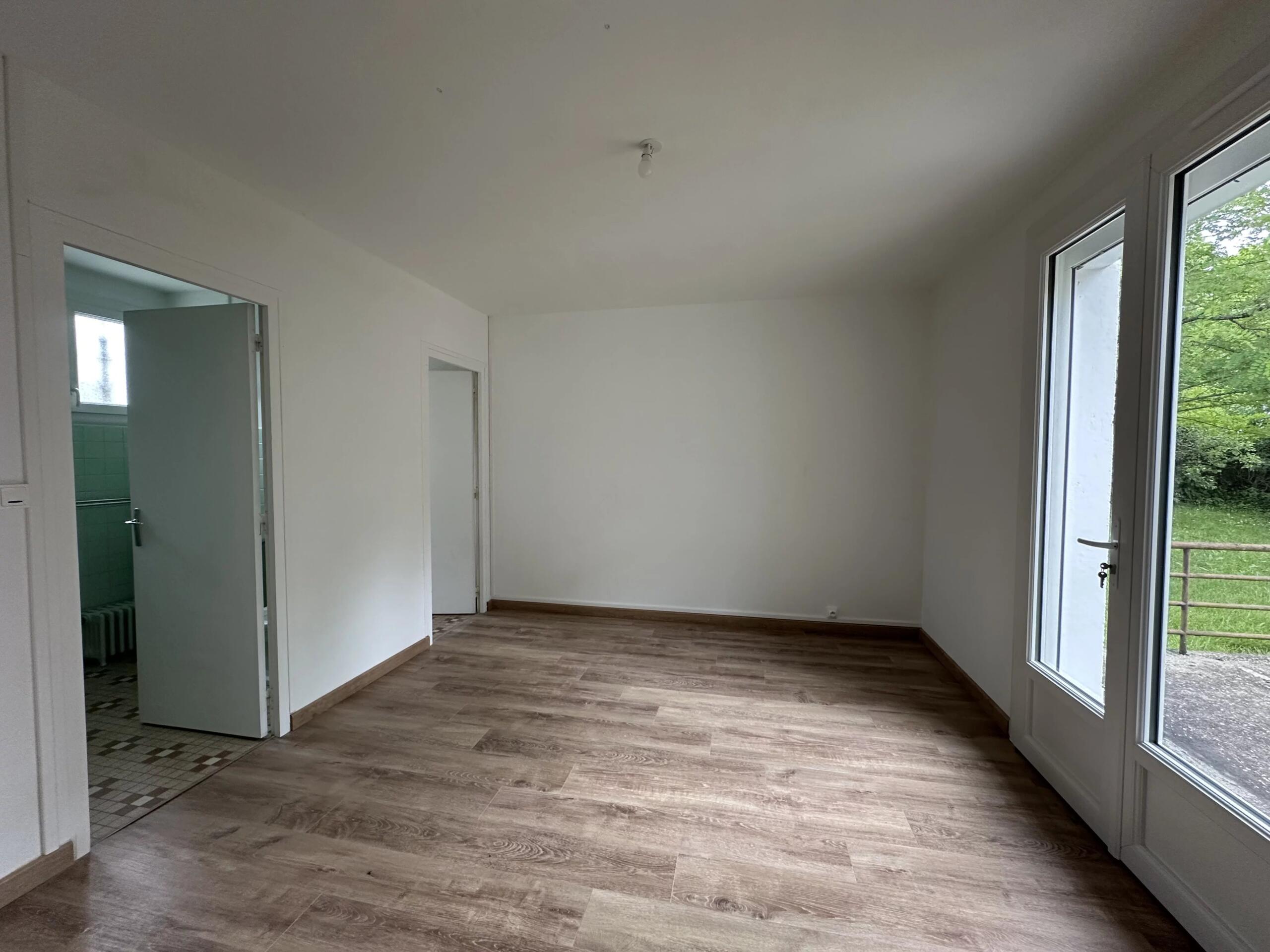 Large house within walking distance of all facilities and schools, Aquitaine – France – BVI65045