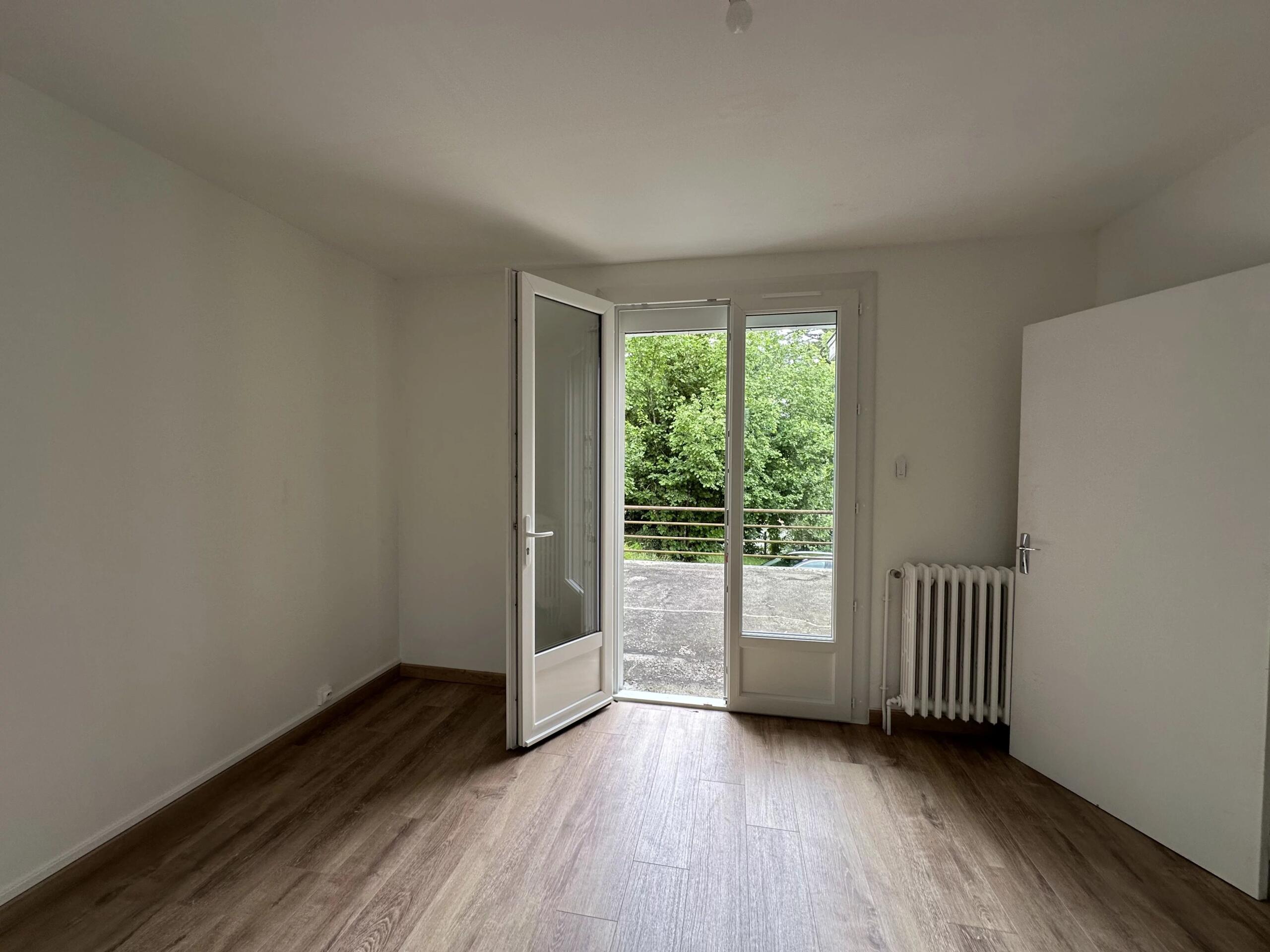 Large house within walking distance of all facilities and schools, Aquitaine – France – BVI65045