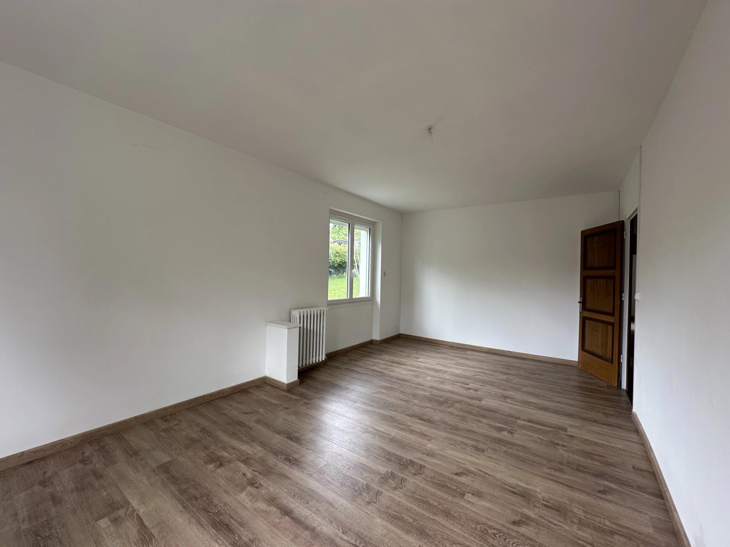 Large house within walking distance of all facilities and schools, Aquitaine – France – BVI65045