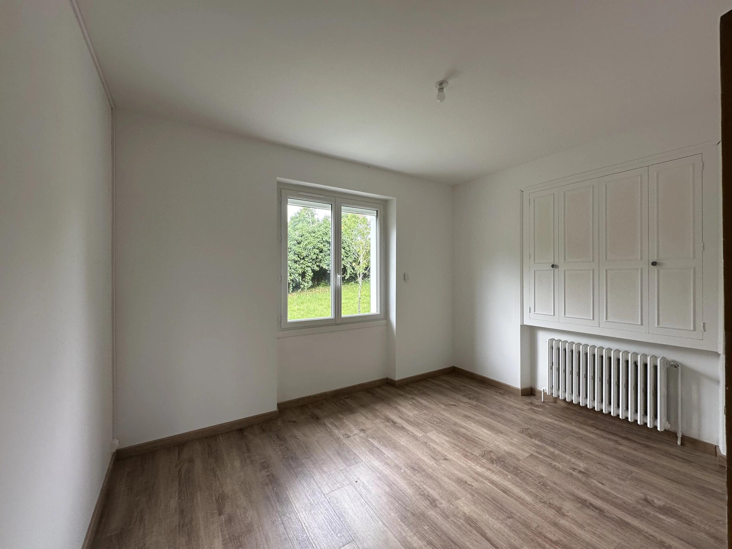 Large house within walking distance of all facilities and schools, Aquitaine – France – BVI65045