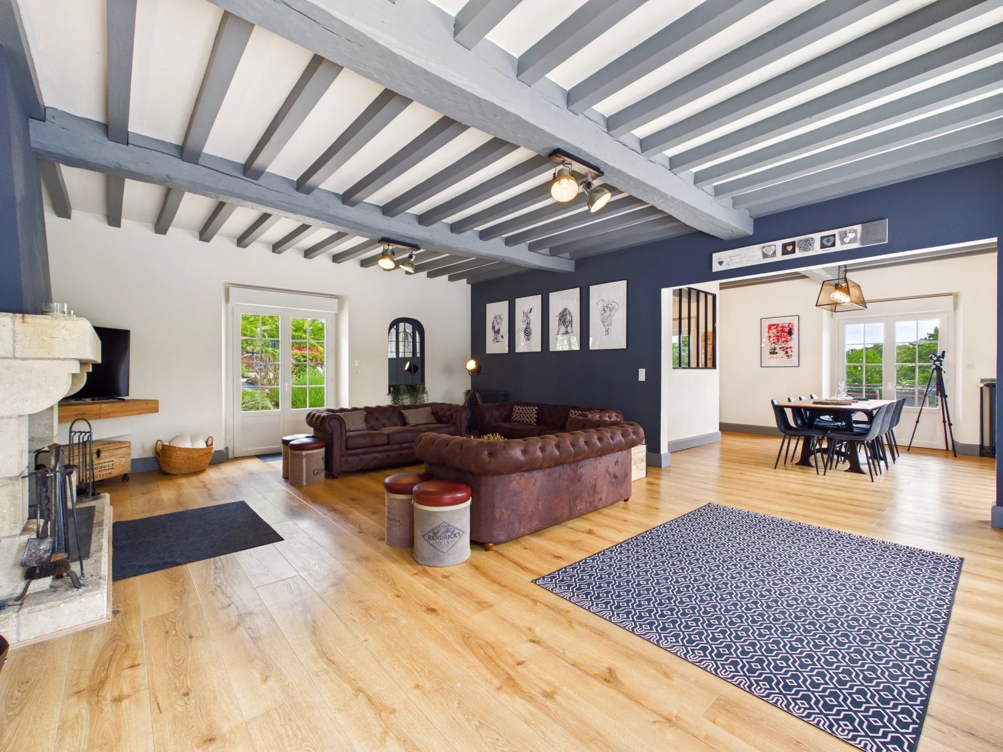Stunning property with swimming pool and open views, Aquitaine – France – BVI85644
